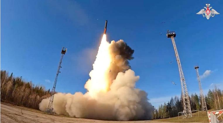 黄金交易提醒:金价4000关口获支撑,新一轮上涨或将开始?